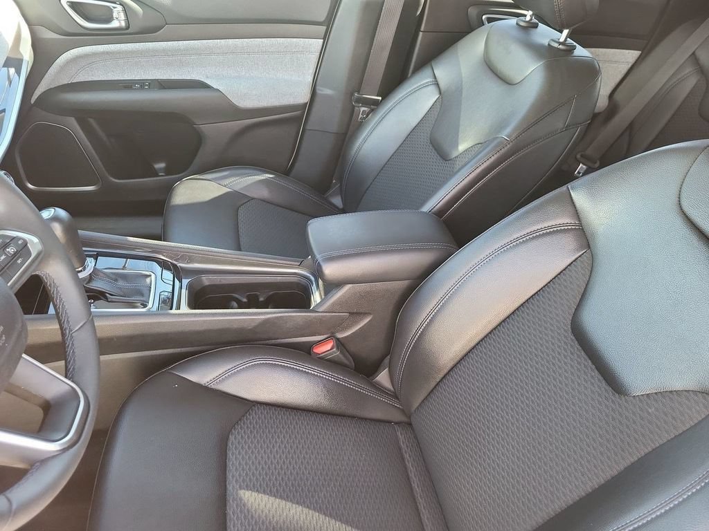 Used 2022 Jeep Compass Latitude FWD image 24