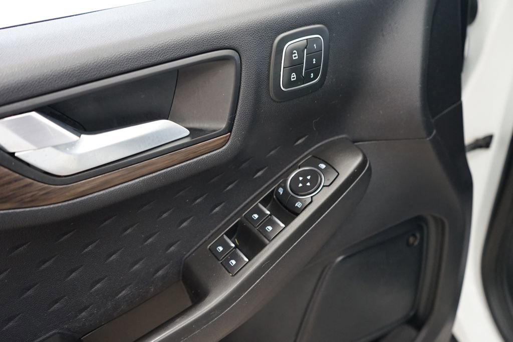 Used 2020 Ford Escape Titanium image 24