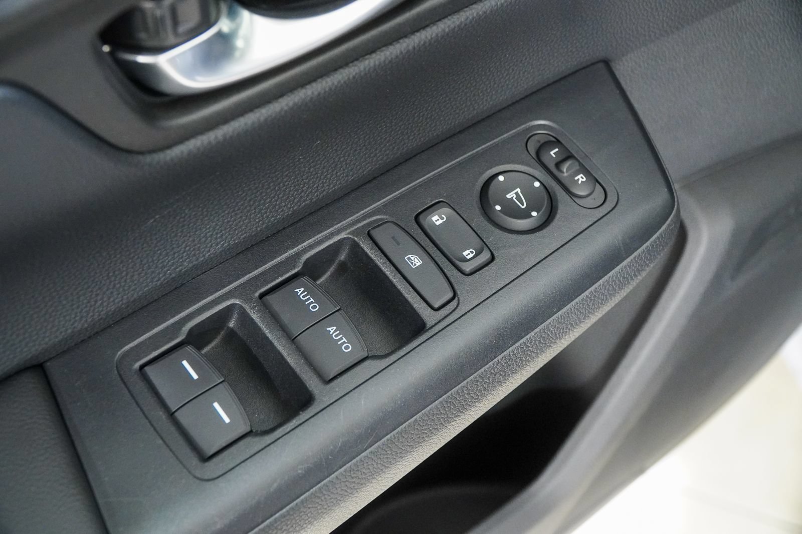 Used 2024 Honda CR-V EX image 19