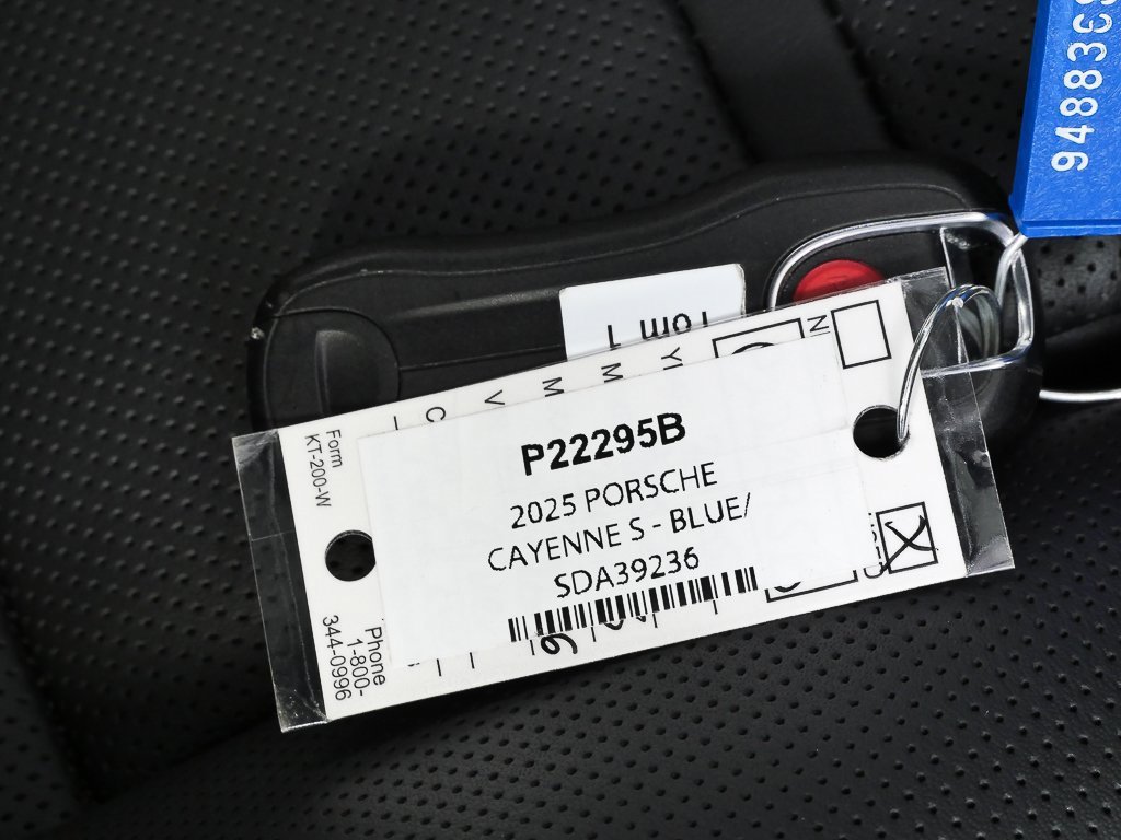 Certified 2025 Porsche Cayenne S image 40