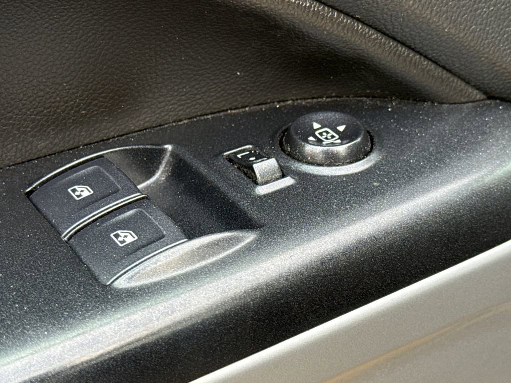 Used 2022 Chevrolet Colorado LT w/ Fleet Safety Package image 18