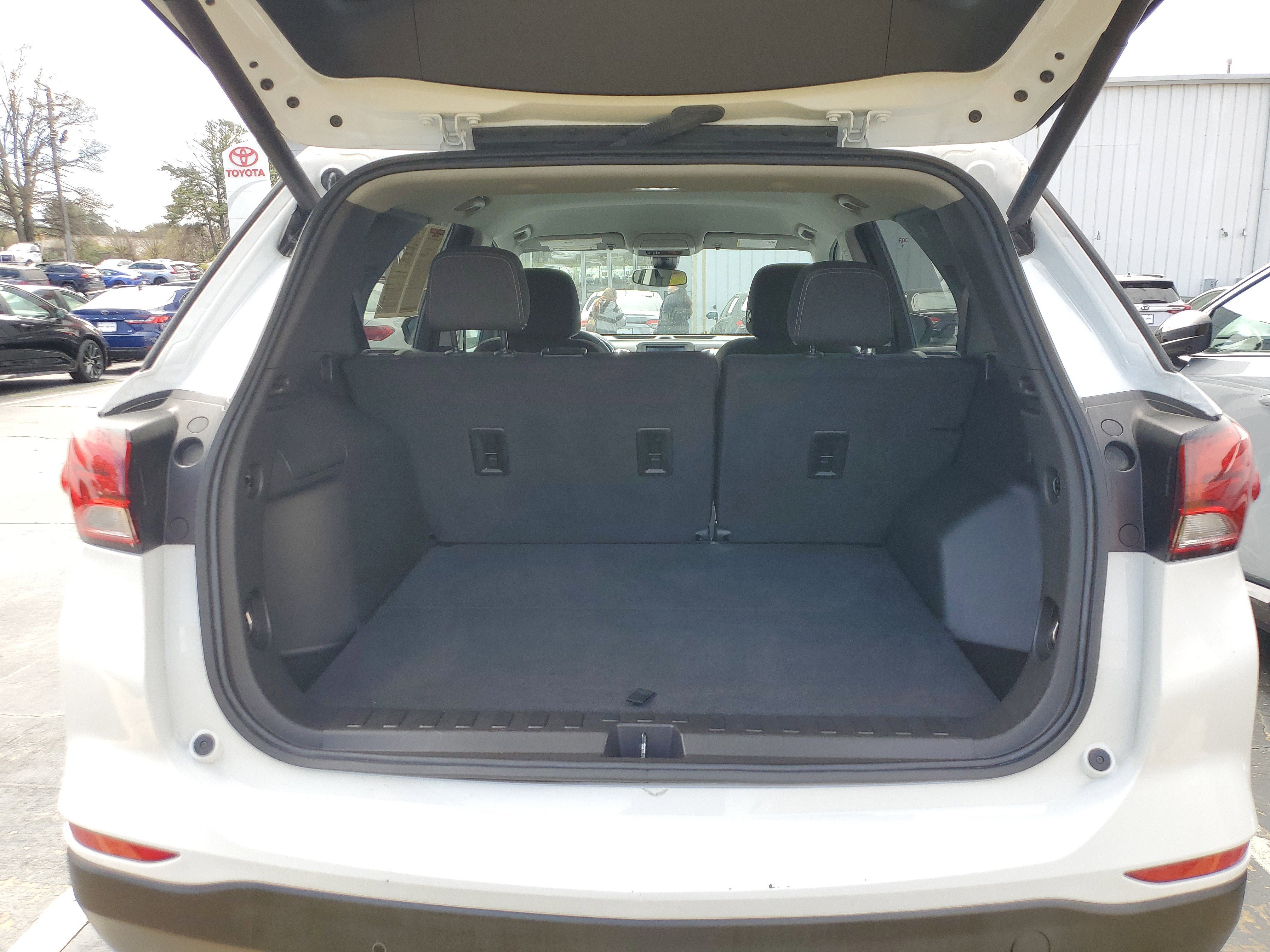 Used 2024 Chevrolet Equinox LT image 8