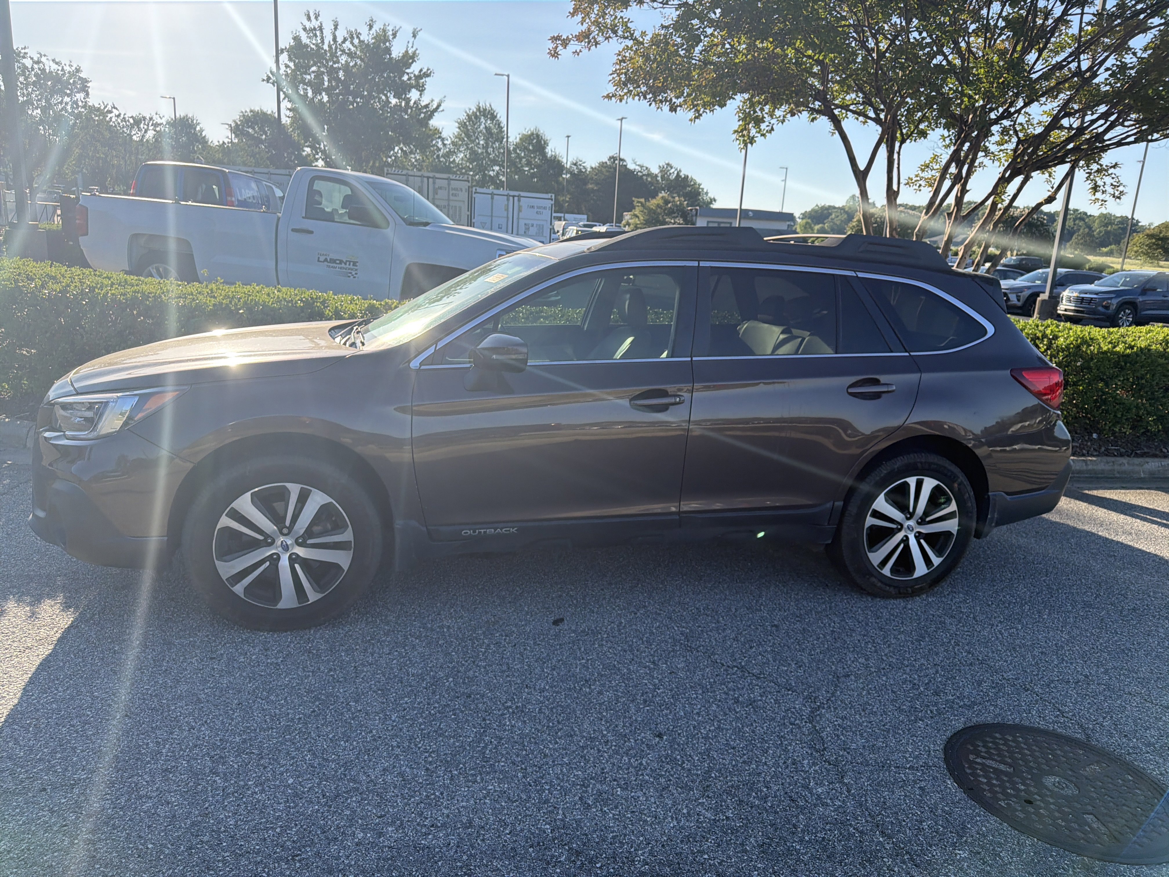 Used 2019 Subaru Outback 2.5i Limited w/ Popular Package #2 AWD/4WD image 7