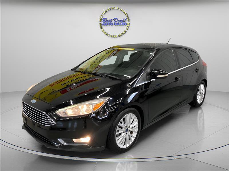 Used 2017 Ford Focus Titanium w/ Titanium Technology Package image 2