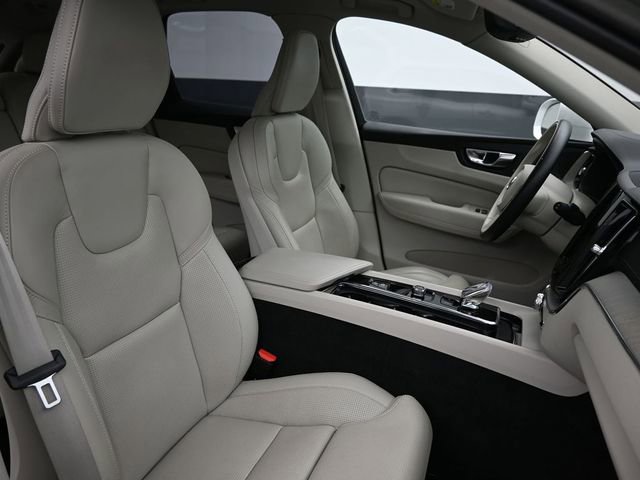 Used 2023 Volvo XC60 B5 Ultimate image 33