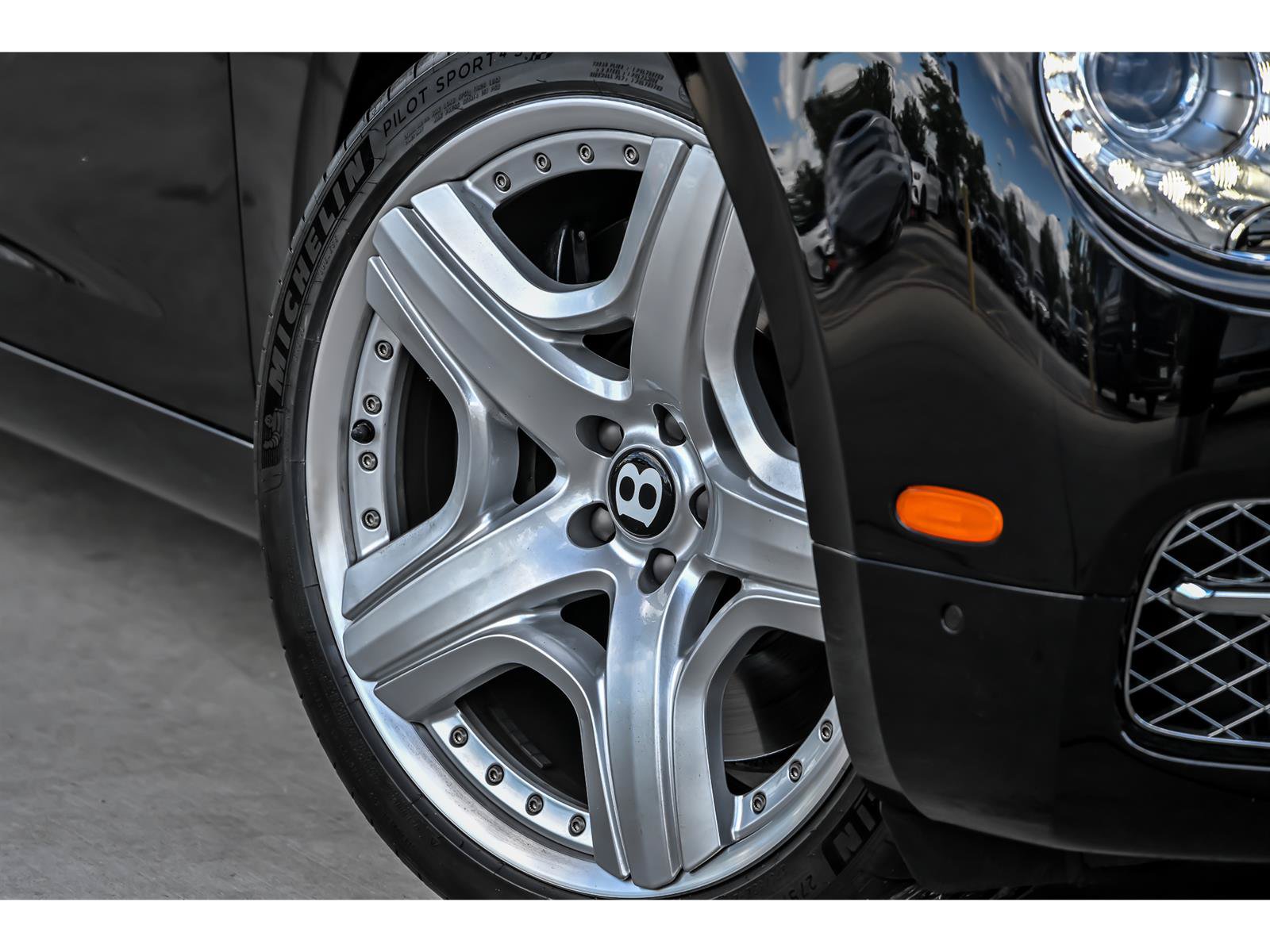 Used 2014 Bentley Flying Spur W12 AWD/4WD image 3