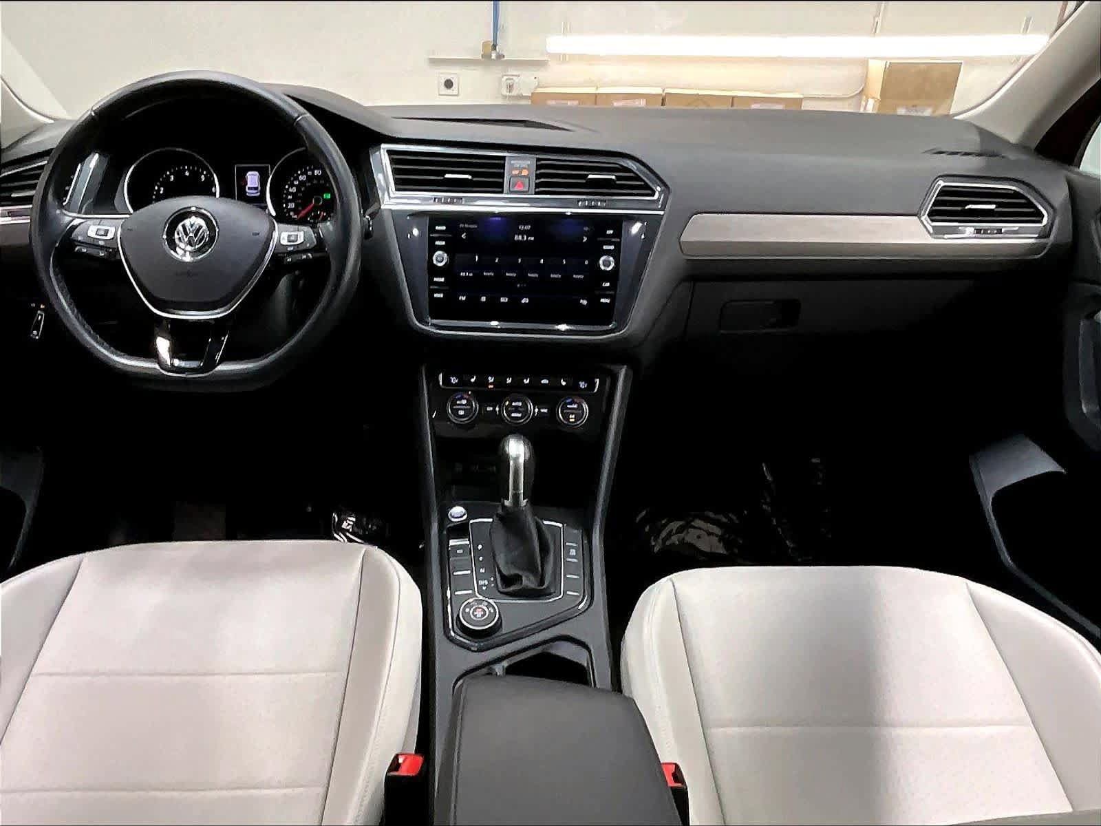 Used 2019 Volkswagen Tiguan SE w/ Panoramic Sunroof Package AWD/4WD image 17