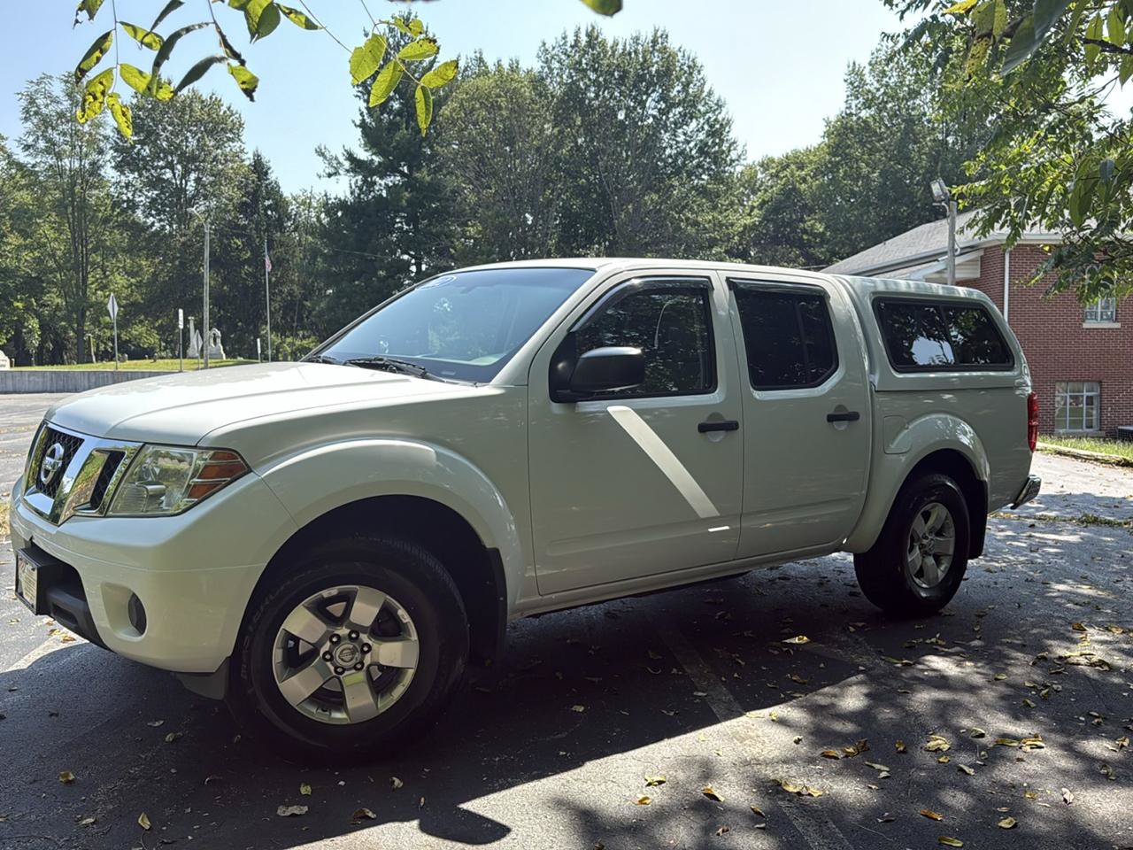 Used 2012 Nissan Frontier SV AWD/4WD image 7