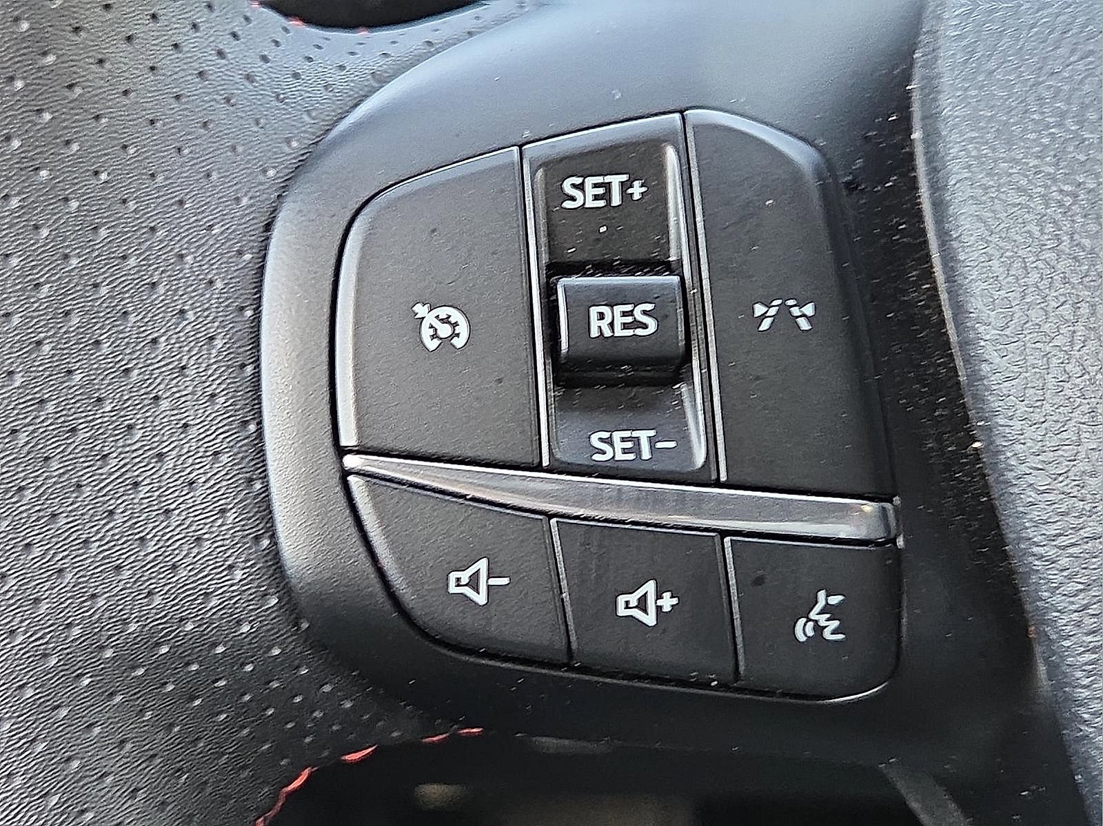 Used 2025 Ford Escape ST-Line FWD image 19