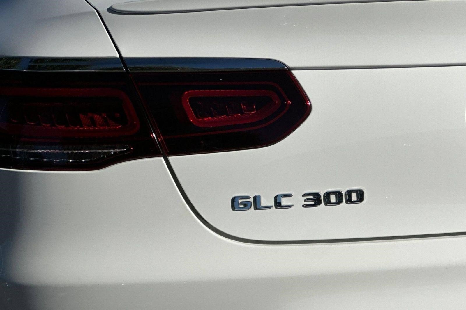 Used 2020 Mercedes-Benz GLC 300 4MATIC Coupe image 30