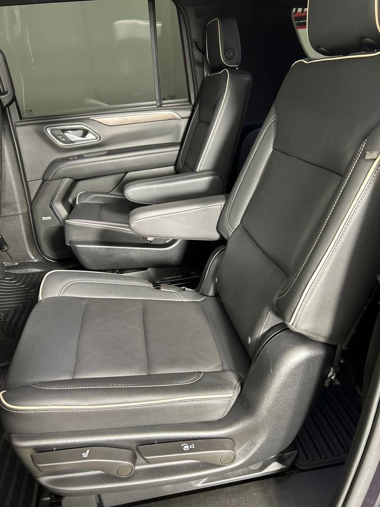 Used 2022 Chevrolet Suburban Premier image 18