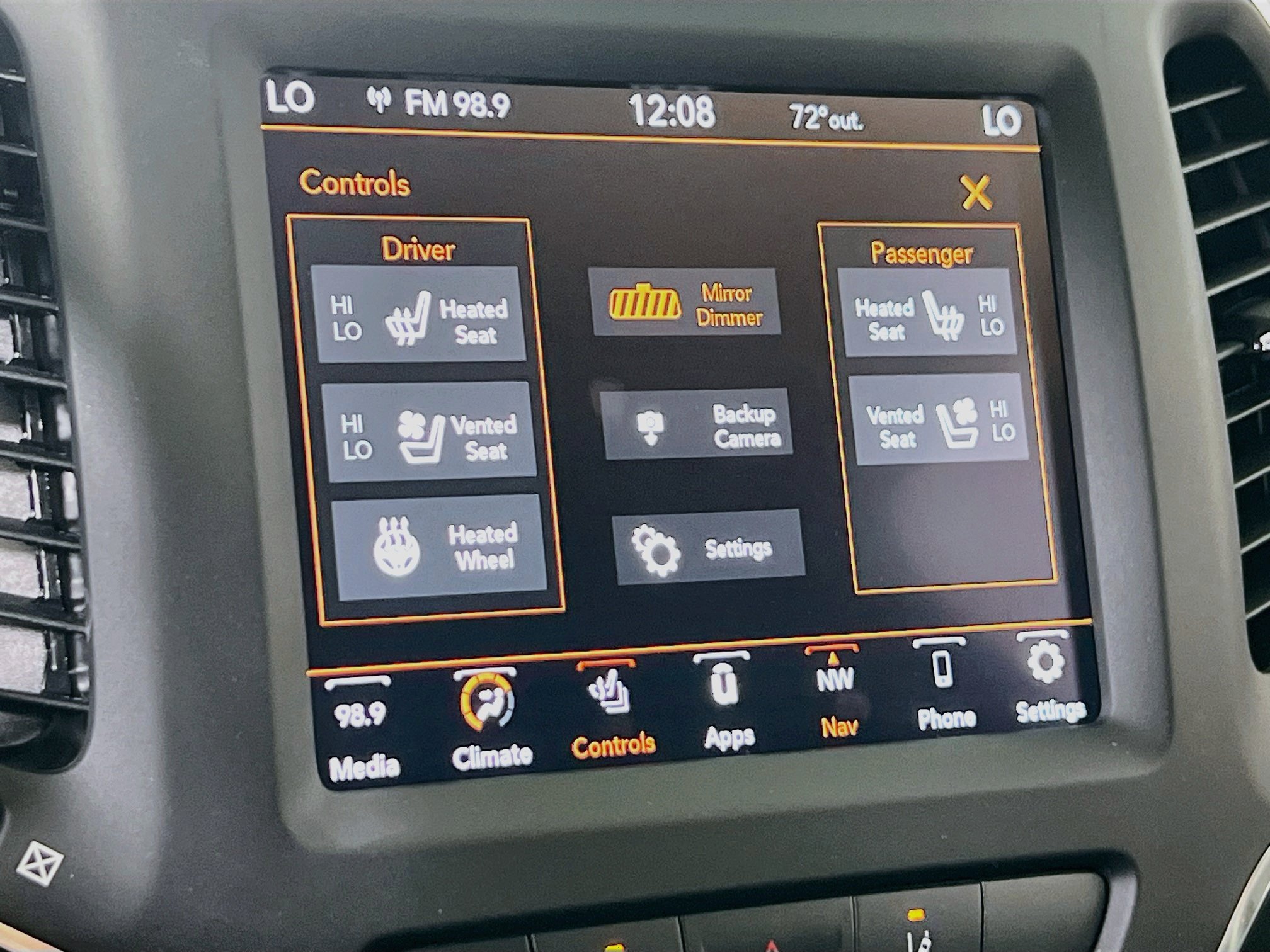 Used 2023 Jeep Cherokee Altitude Lux w/ Lux Elite Package AWD/4WD image 20