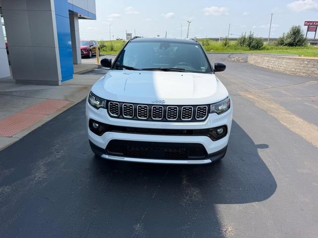 Used 2024 Jeep Compass Limited AWD/4WD image 3