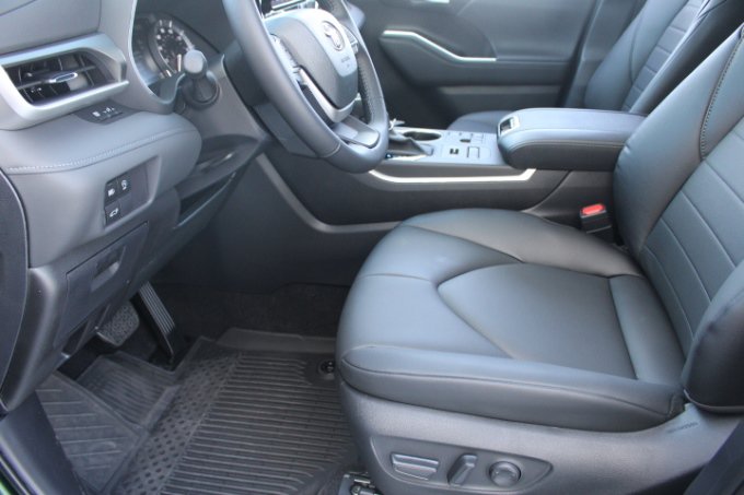 New 2026 Toyota Highlander XLE AWD/4WD image 11