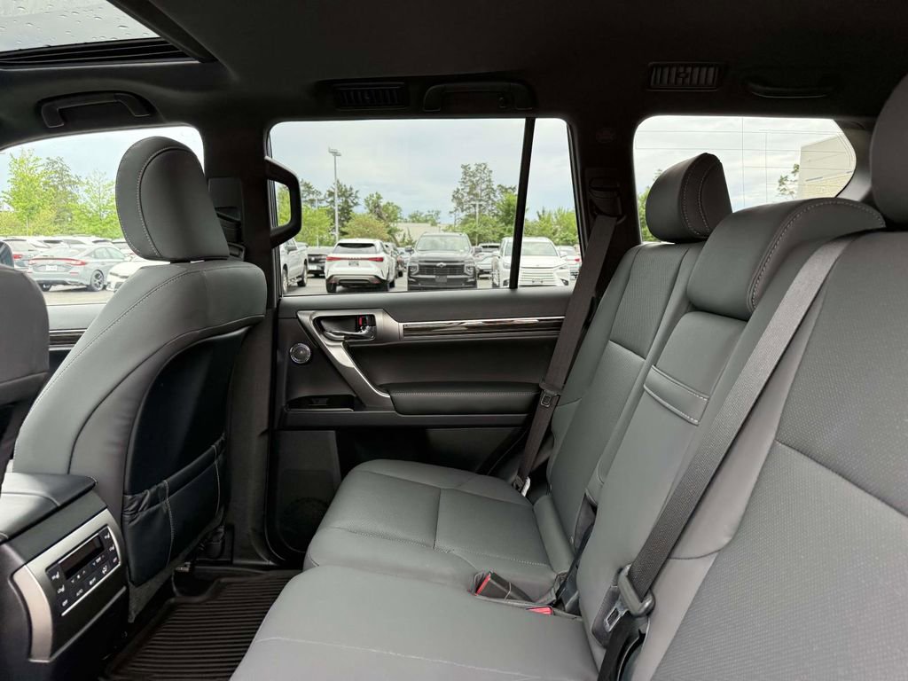 Used 2023 Lexus GX 460 Premium w/ Premium Plus Package AWD/4WD image 16