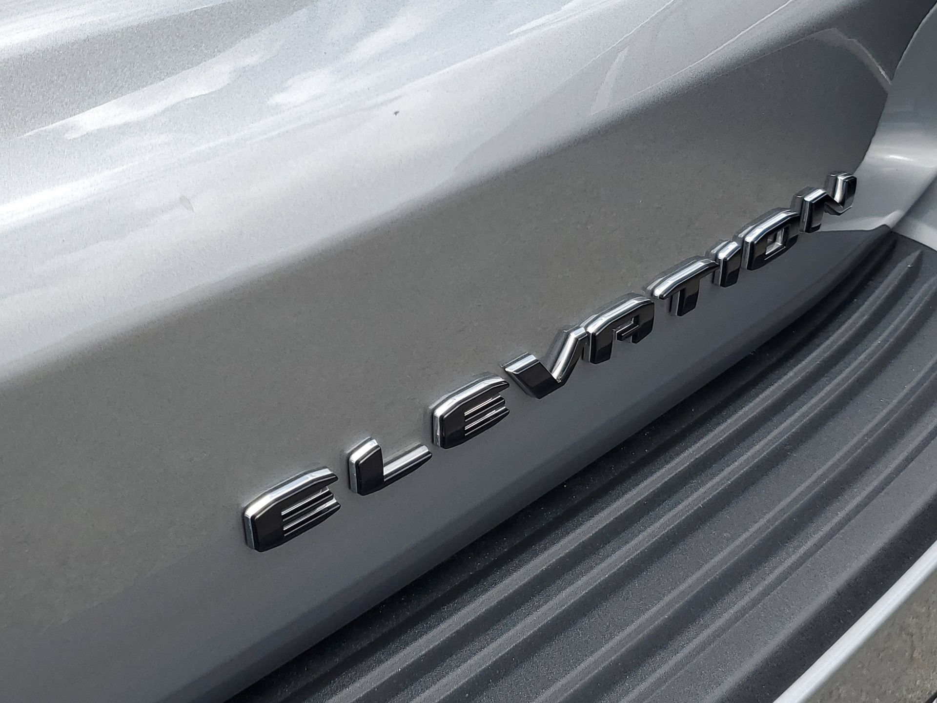 Used 2025 GMC Yukon Elevation RWD image 7