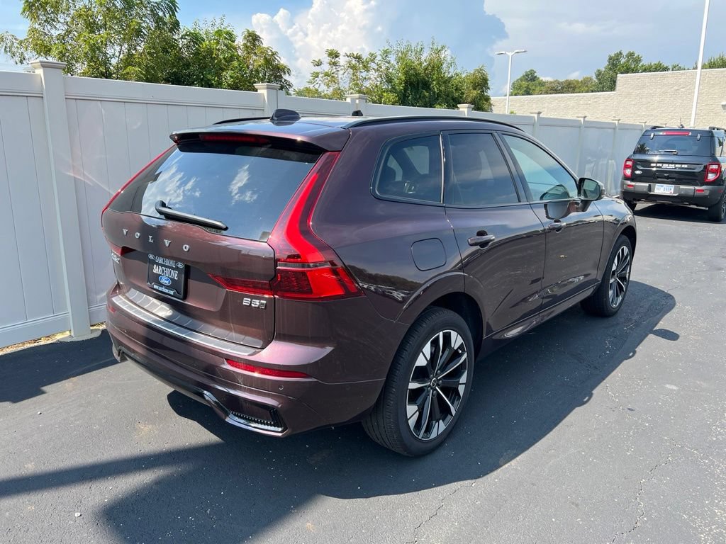 Used 2026 Volvo XC60 B5 Plus w/ Climate Package AWD/4WD image 3