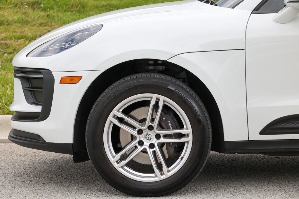 Certified 2023 Porsche Macan Turbo AWD/4WD image 20
