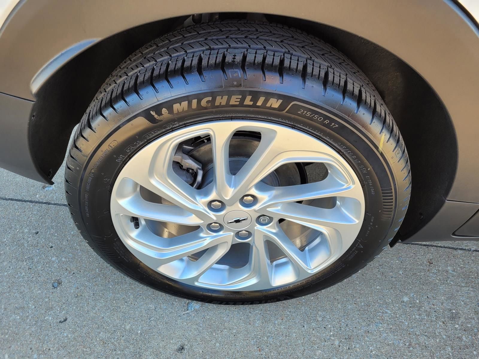 New 2027 Chevrolet Bolt LT w/ Comfort Package image 5