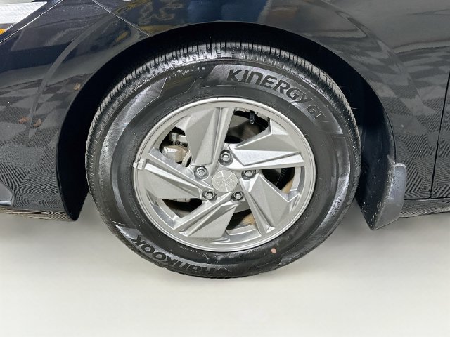 Certified 2025 Hyundai Elantra SE FWD image 33