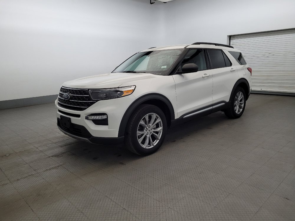 Used 2022 Ford Explorer XLT w/ Equipment Group 202A AWD/4WD image 2