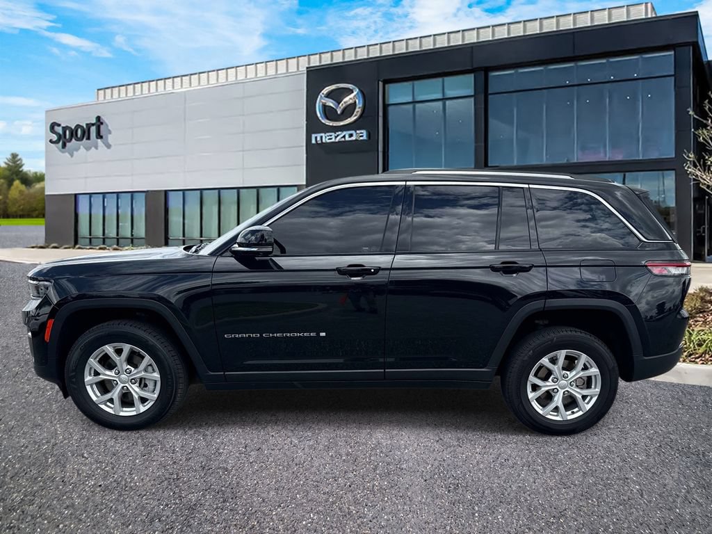 Used 2023 Jeep Grand Cherokee Limited w/ Luxury Tech Group II RWD image 7