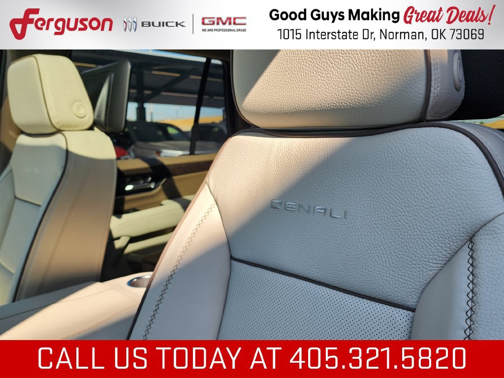 New 2026 GMC Yukon Denali w/ Denali Reserve Package AWD/4WD image 17