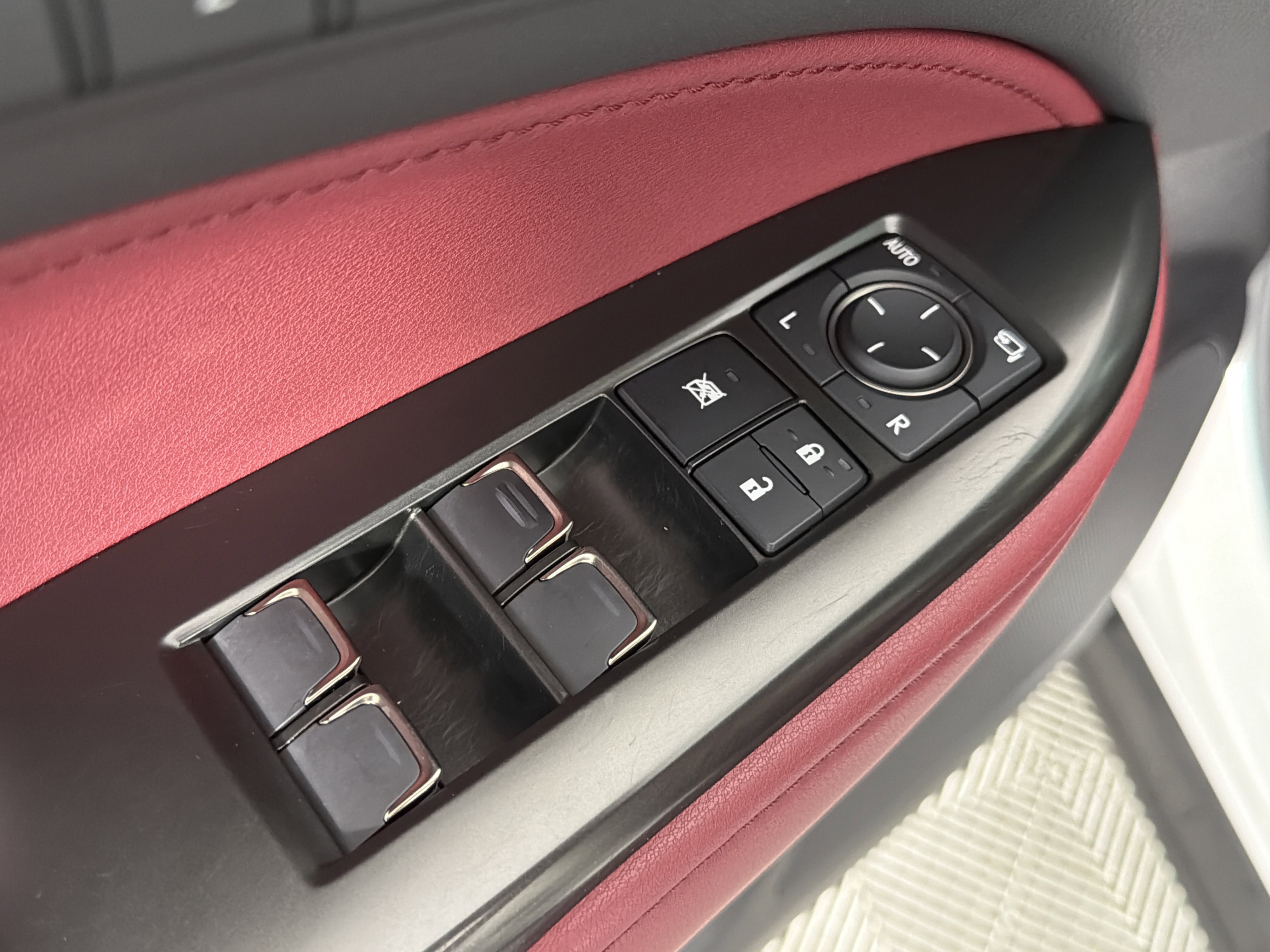 Used 2023 Lexus NX 350 AWD image 8