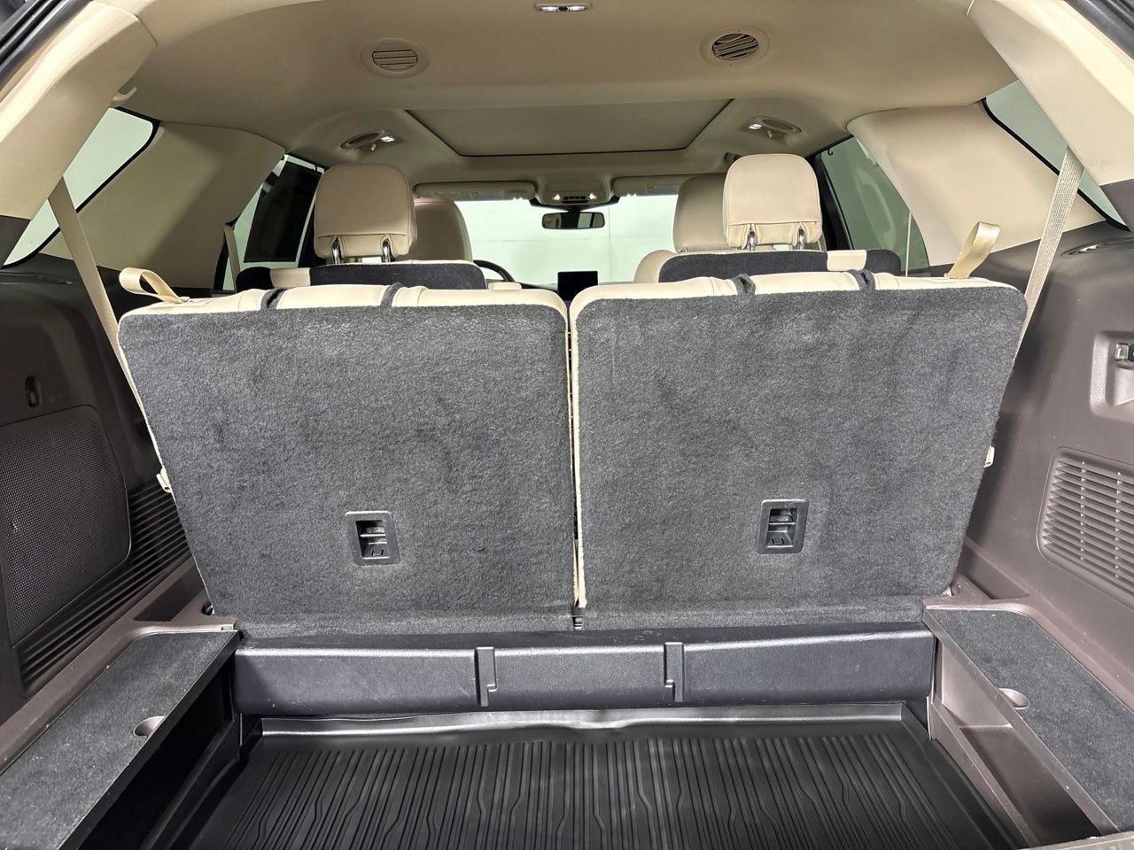 Used 2021 Ford Explorer Platinum w/ Equipment Group 601A AWD/4WD image 30