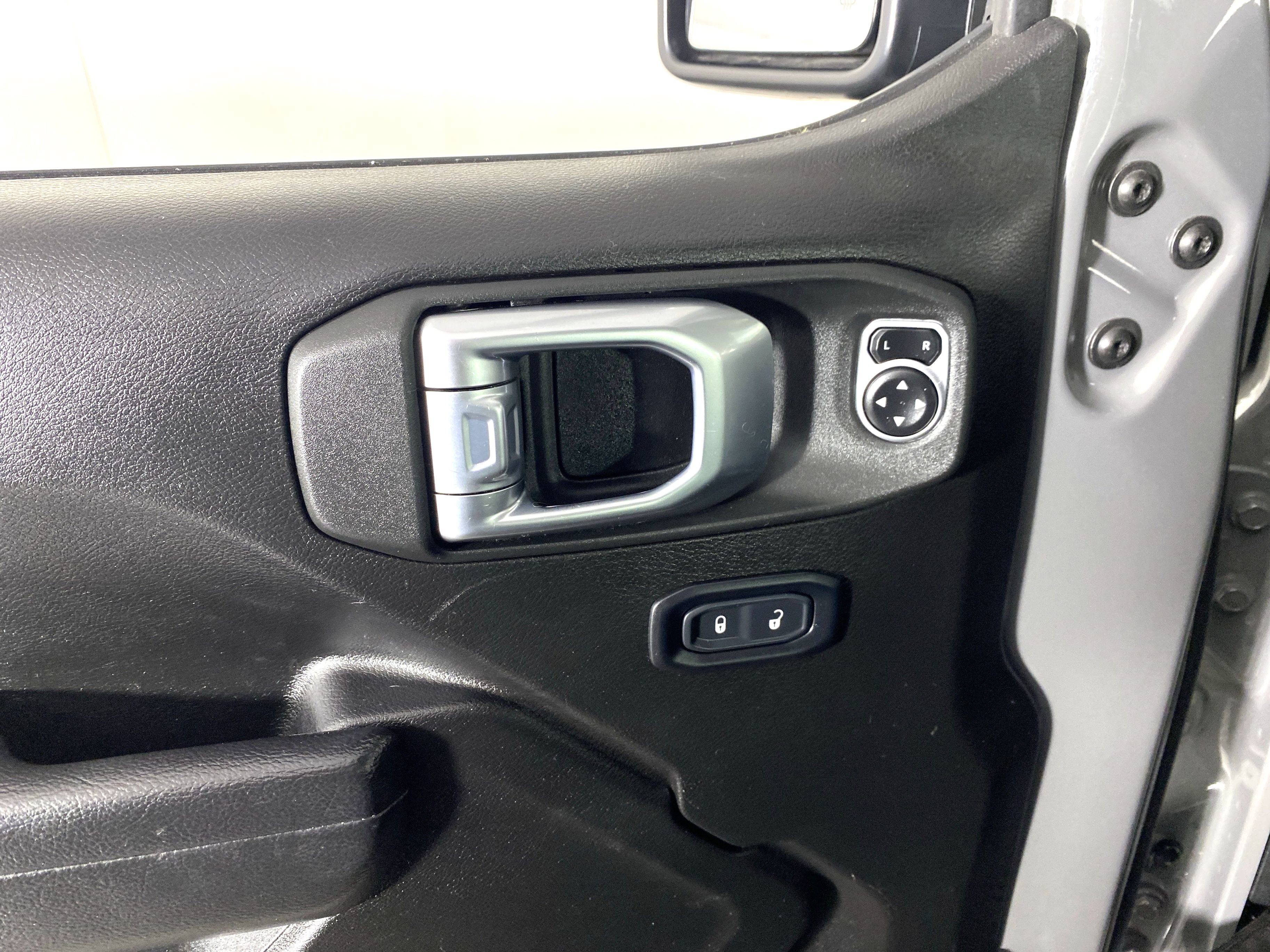 Used 2022 Jeep Gladiator Sport AWD/4WD image 14