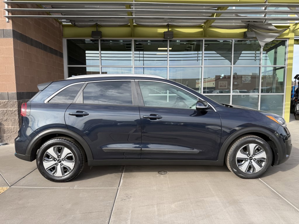 Used 2019 Kia Niro EX Premium w/ Sunroof Package FWD image 9