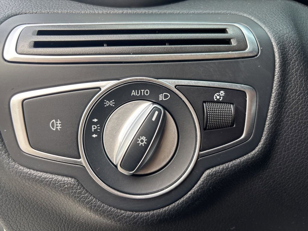 Used 2021 Mercedes-Benz C 300 4MATIC Sedan w/ AMG Line image 40