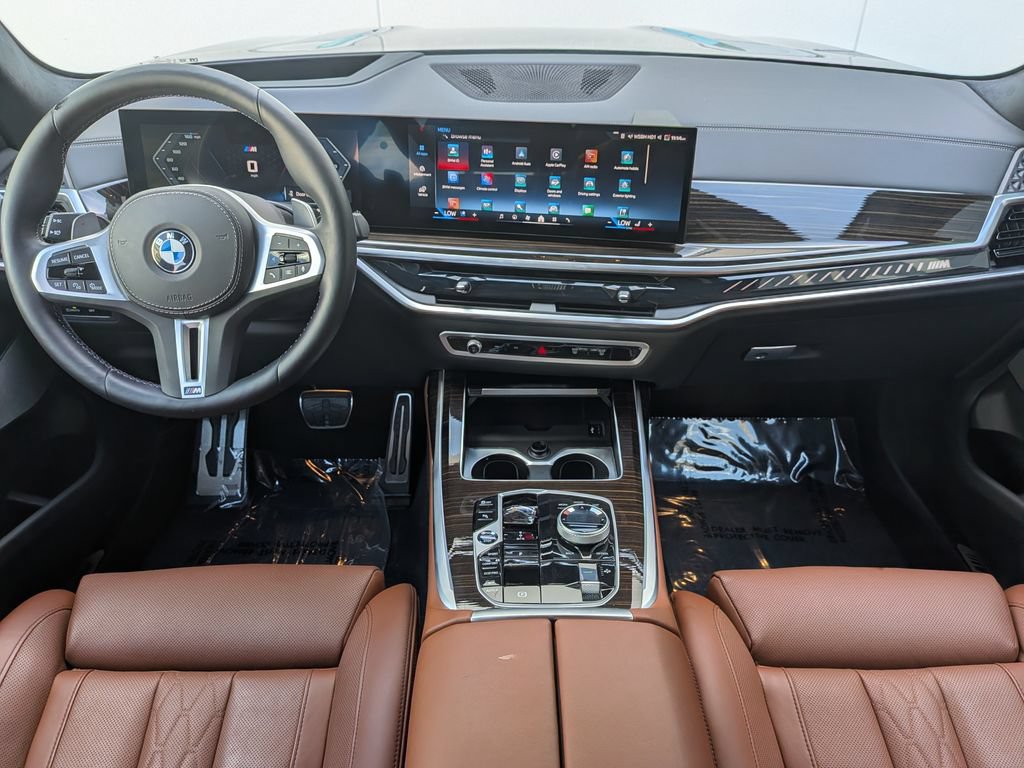 Used 2025 BMW X7 M60i AWD/4WD image 18