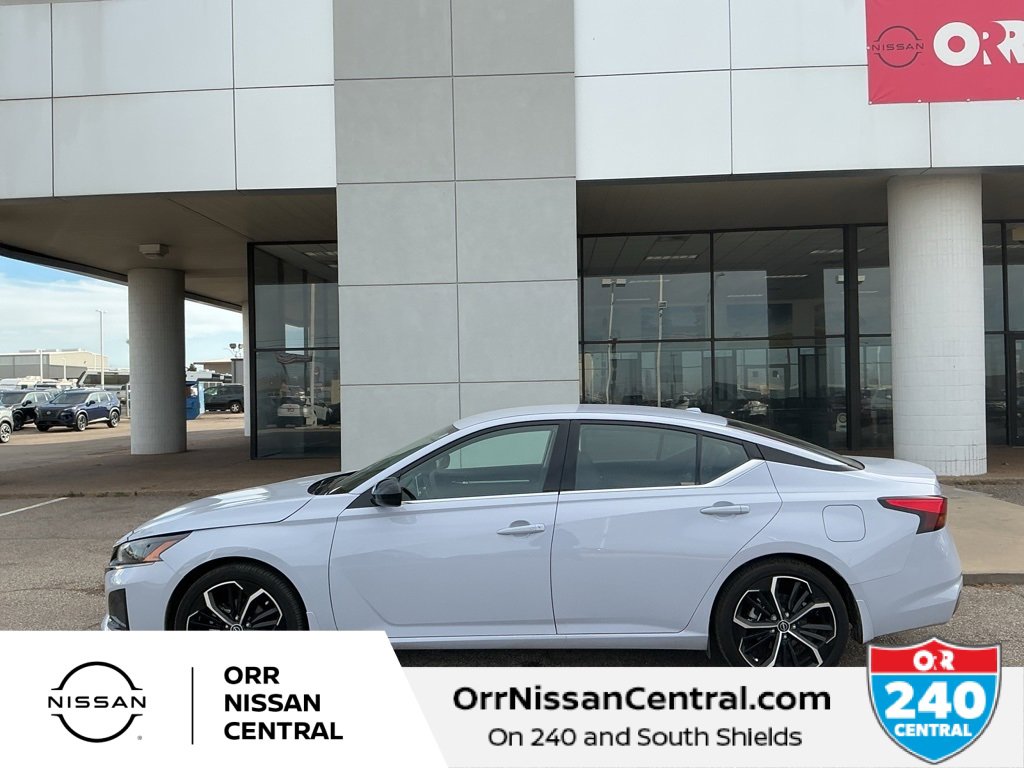 Certified 2025 Nissan Altima 2.5 SR image 8