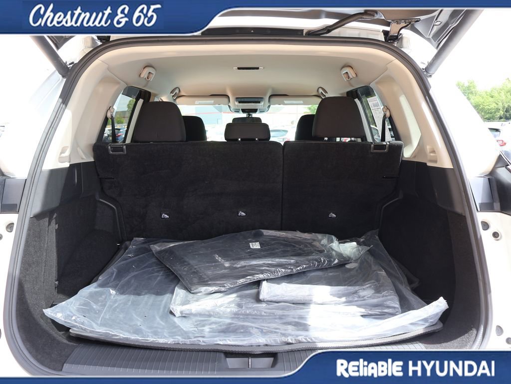 Used 2024 Nissan Rogue SV AWD/4WD image 15