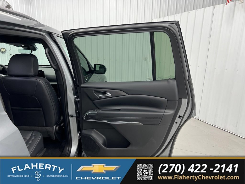 New 2026 Chevrolet Traverse LT w/ Midnight/Sport Edition AWD/4WD image 15