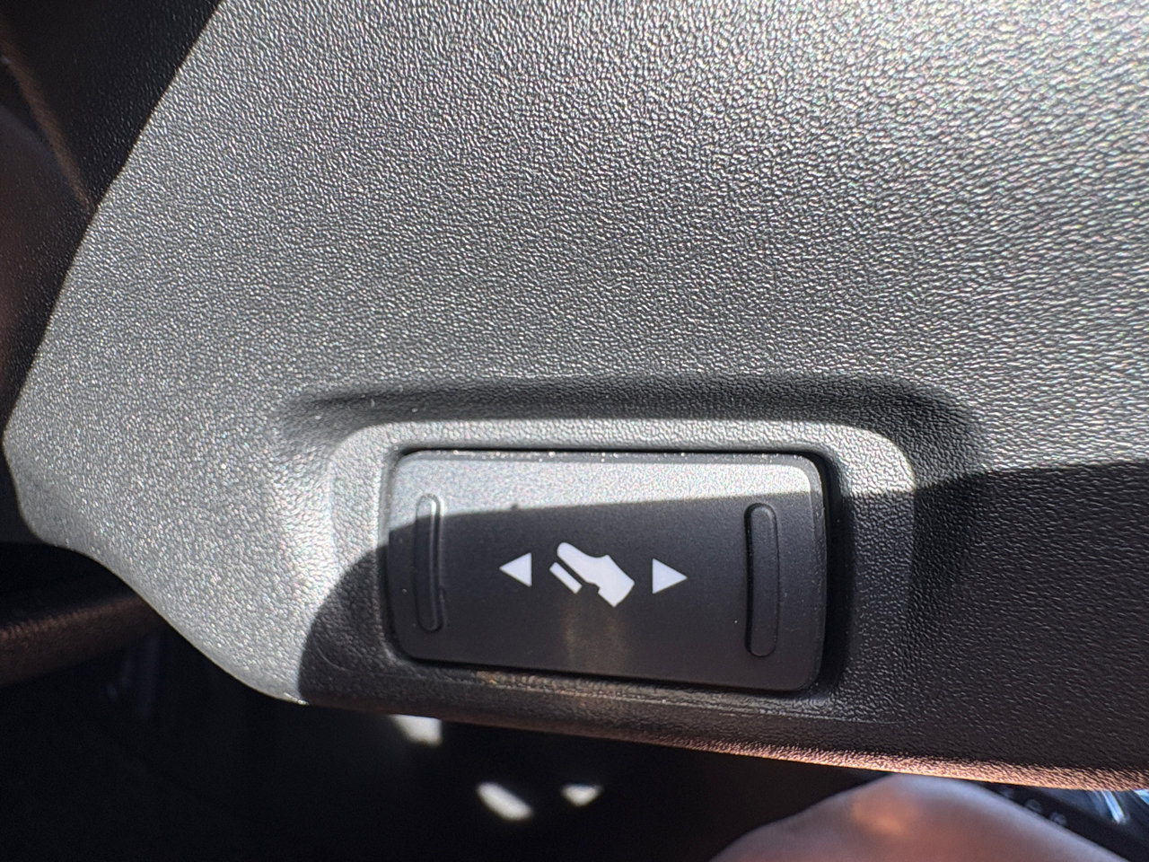 Used 2017 Ford Explorer Platinum image 22