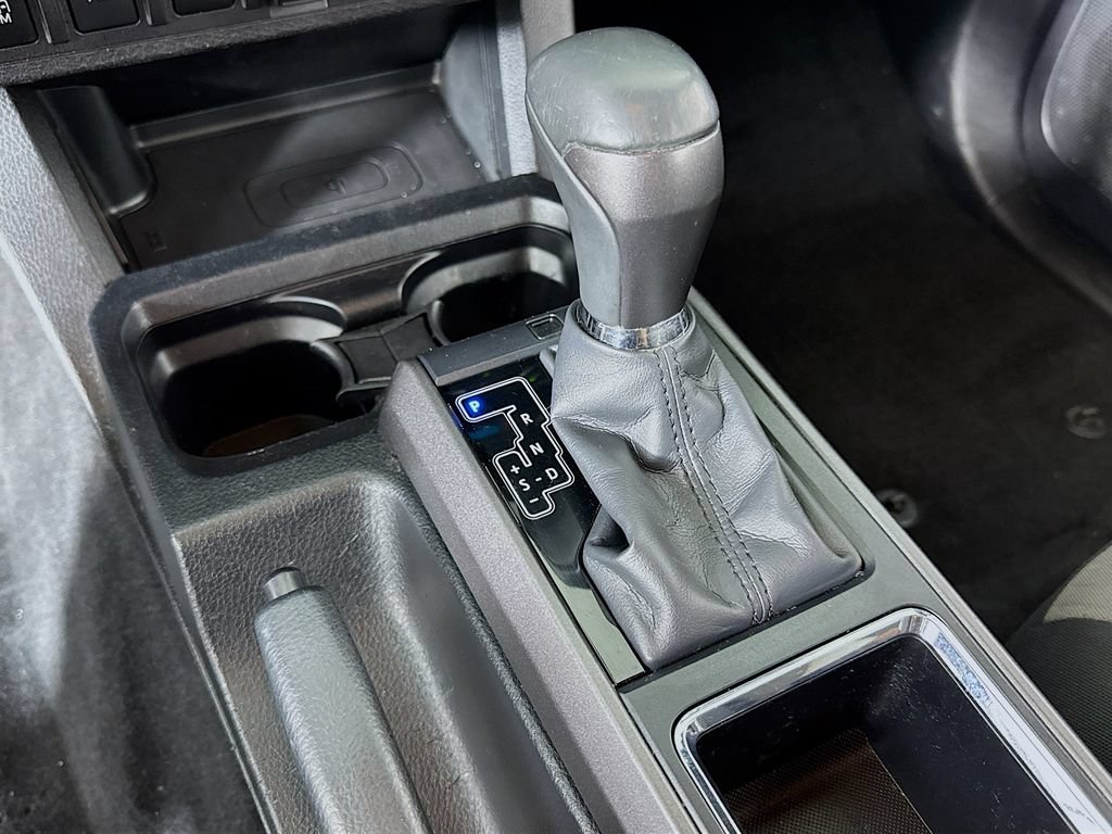 Used 2020 Toyota Tacoma TRD Off-Road w/ Technology Package AWD/4WD image 20