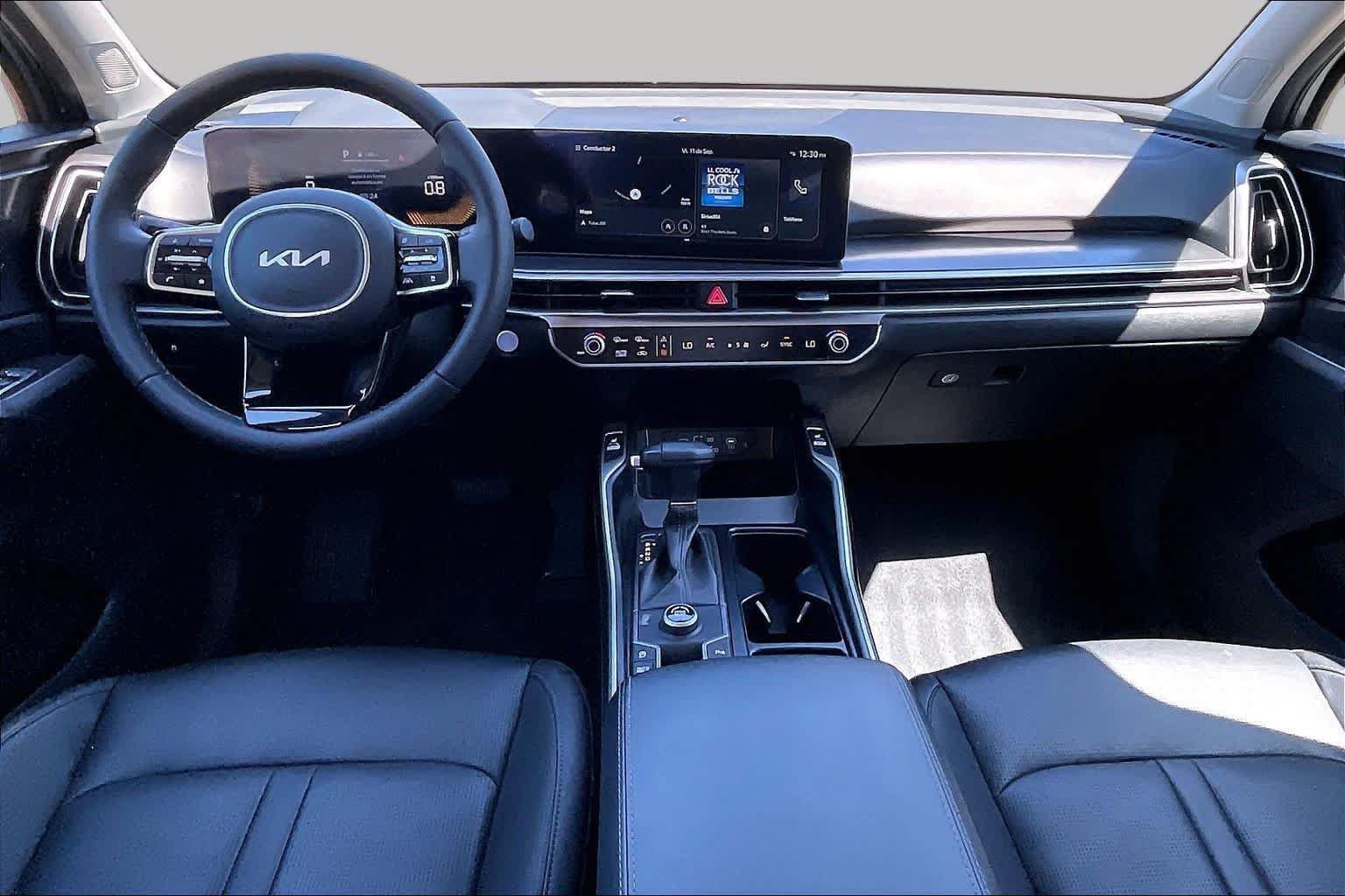 Used 2025 Kia Sorento S w/ Panoramic Sunroof Package FWD image 15