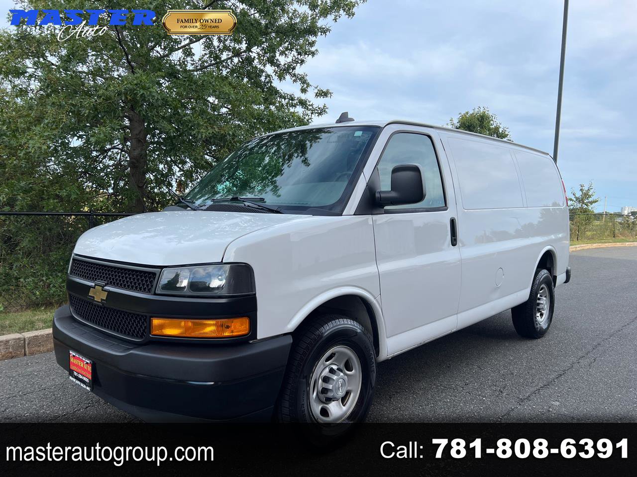 Used 2018 Chevrolet Express 2500 image 1