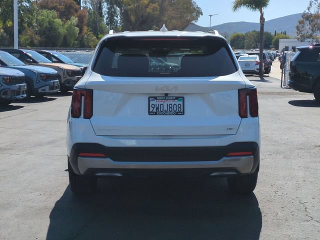 Certified 2025 Kia Sorento EX FWD image 4
