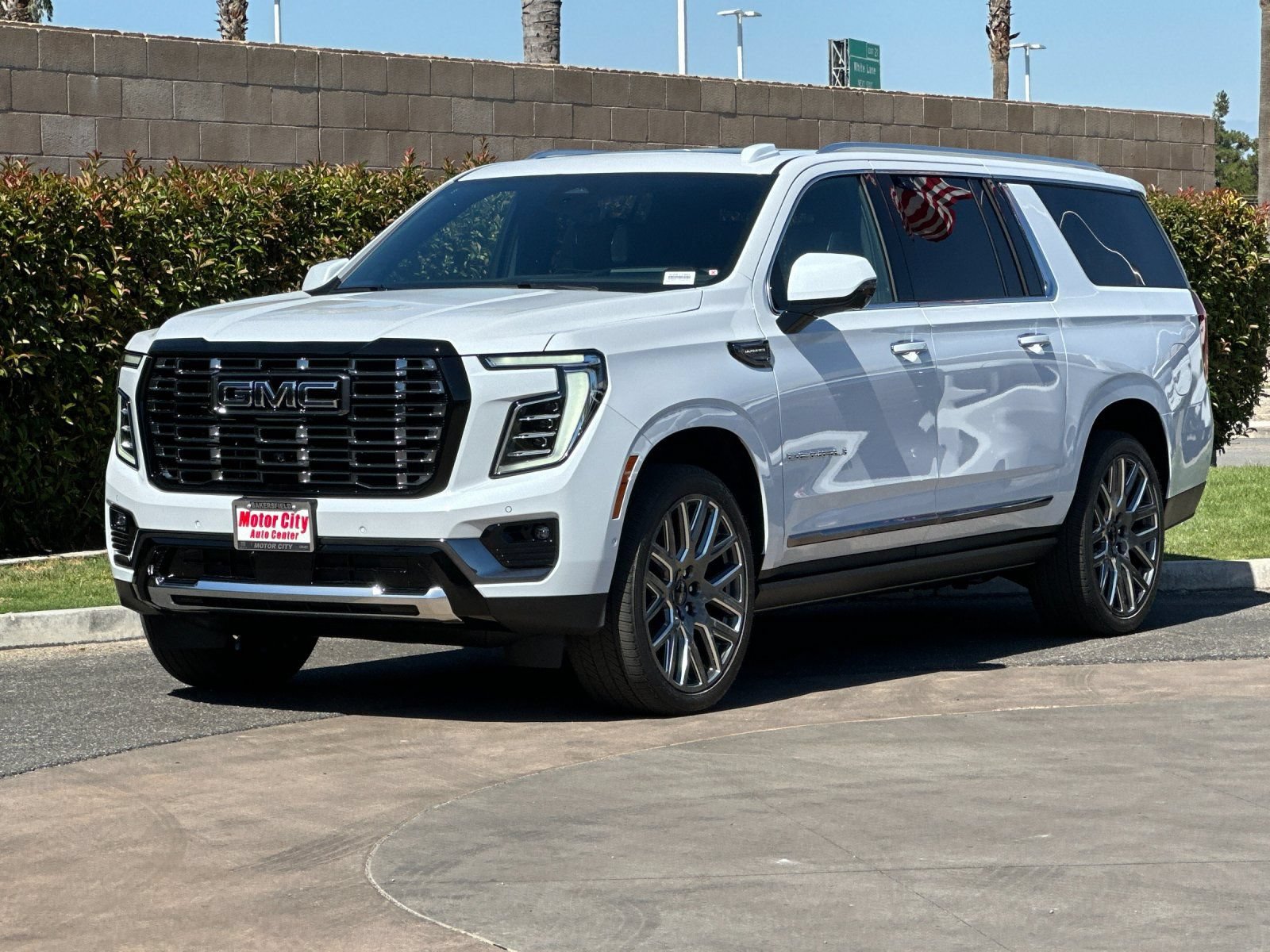 New 2026 GMC Yukon XL Denali Ultimate AWD/4WD image 8