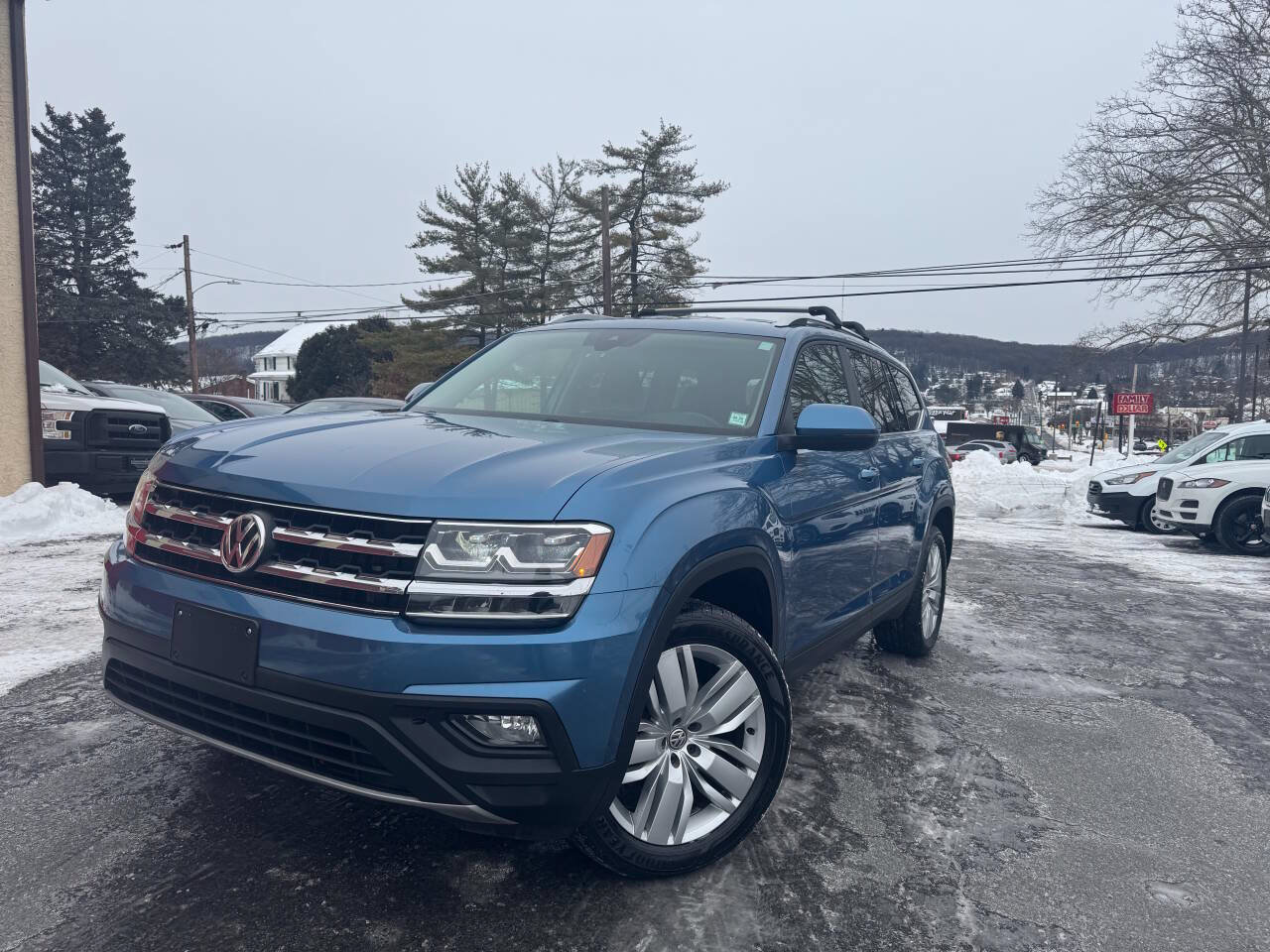 Used 2019 Volkswagen Atlas SE w/ Towing Package AWD/4WD image 2