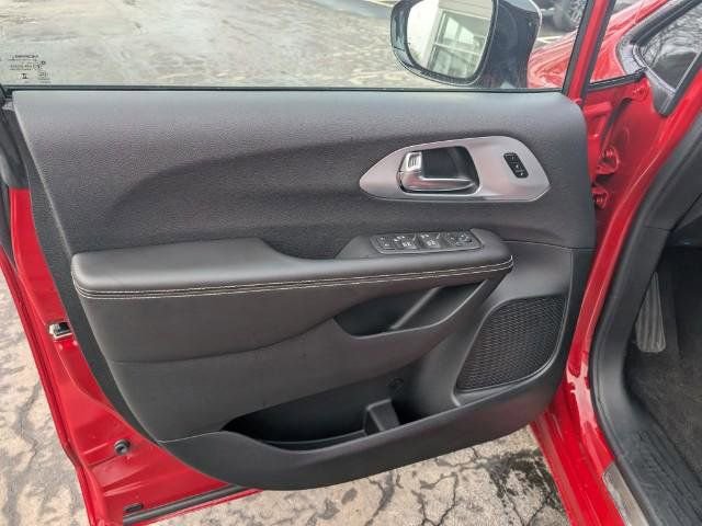 New 2026 Chrysler Pacifica Limited image 9