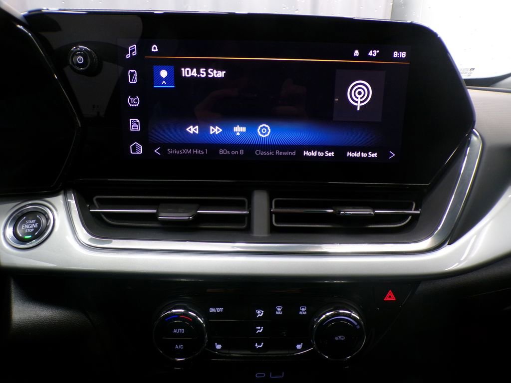 Used 2025 Chevrolet Trax LT w/ Driver Confidence Package FWD image 23