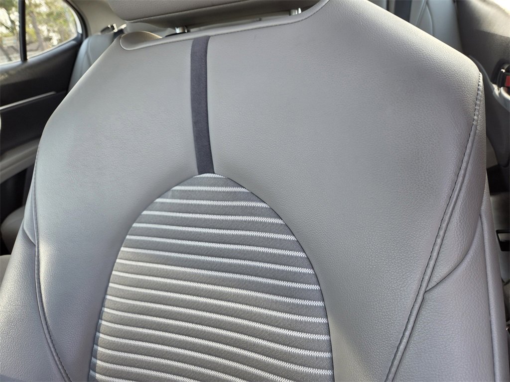 Used 2024 Toyota Camry SE image 15