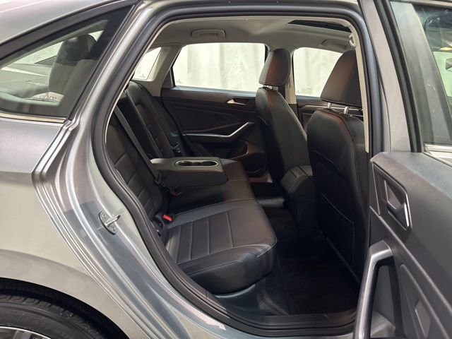 Certified 2023 Volkswagen Jetta SE w/ Panoramic Sunroof Package image 33
