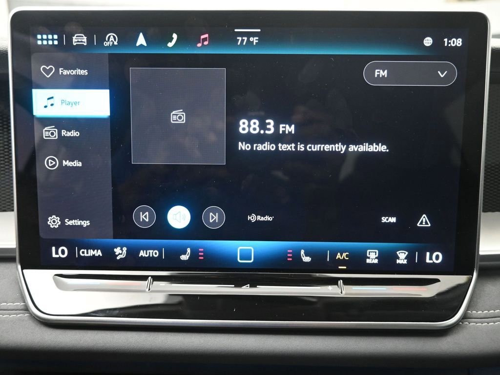 Used 2025 Volkswagen Tiguan SE image 11