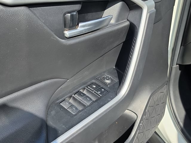 Used 2024 Toyota RAV4 XLE FWD image 19
