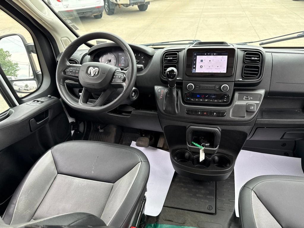 Used 2025 RAM ProMaster 2500 w/ Convenience Group FWD image 9